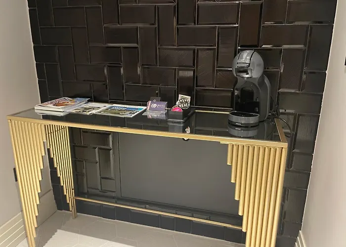 Maguilla Iv- Parking Incluido Huespedes Апартаменты Бадахос